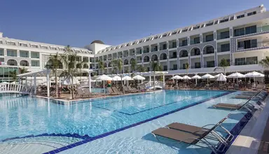 Karmir Resort