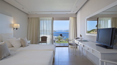 Kassandra Bay