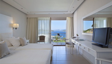 Kassandra Bay