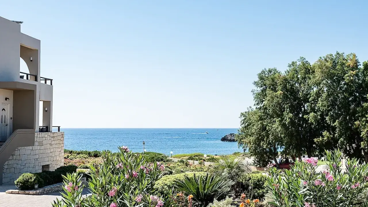 Kavos & Suites