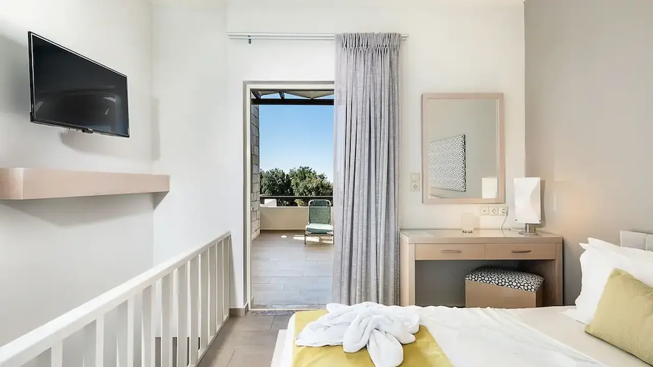 Kavos & Suites