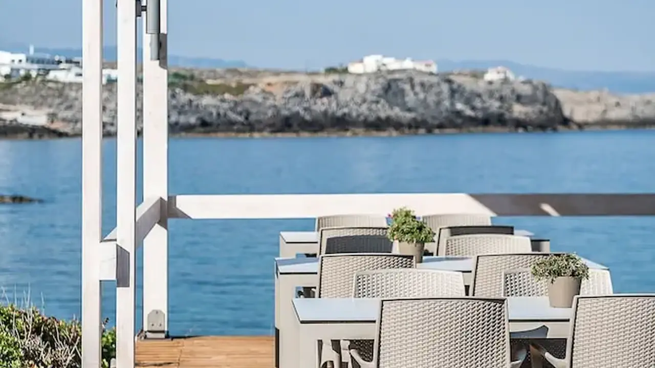 Kavos & Suites