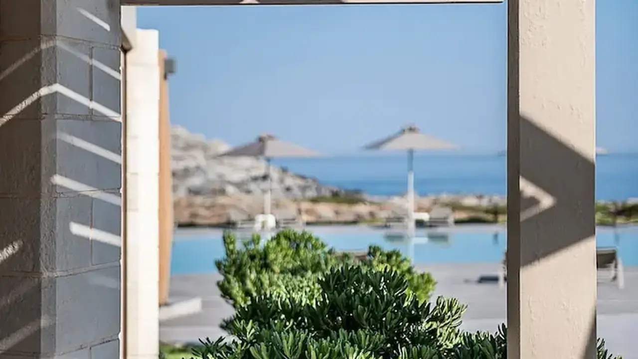 Kavos & Suites