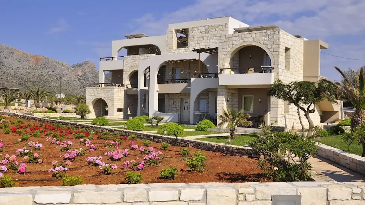 Kavos & Suites