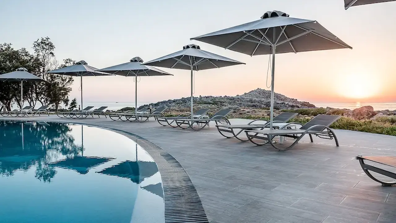 Kavos & Suites