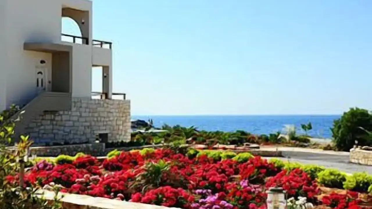 Kavos & Suites