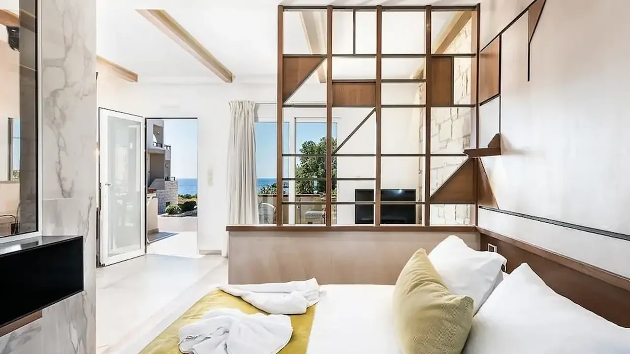 Kavos & Suites