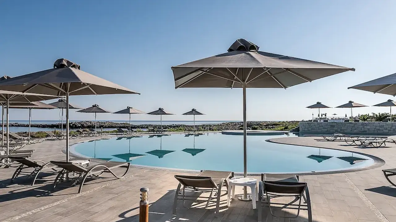 Kavos & Suites
