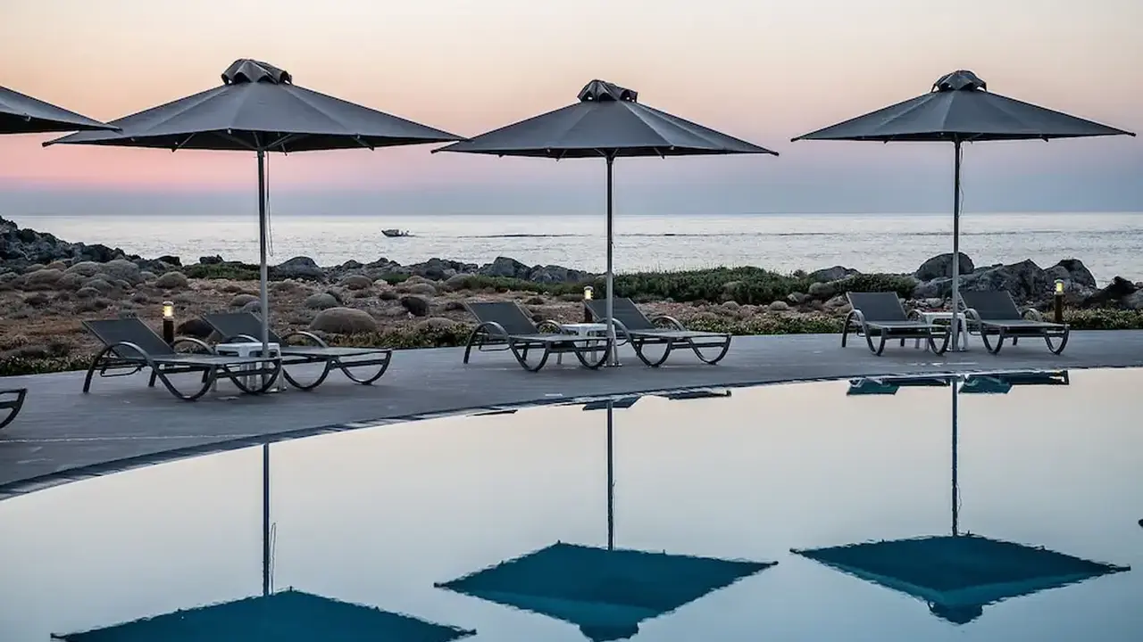 Kavos & Suites