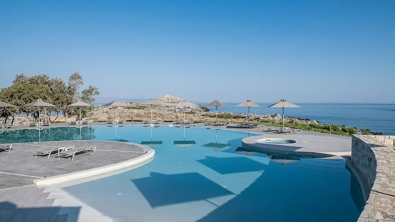 Kavos & Suites