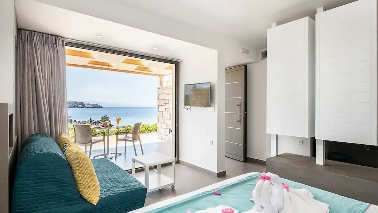 Kavos & Suites