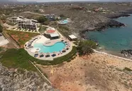 Kavos & Suites