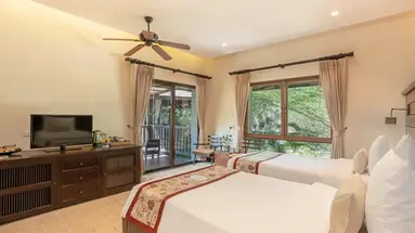 Khaolak Wanaburee Resort