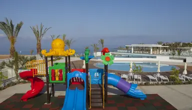 King Evelthon Beach