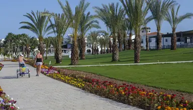 King Evelthon Beach