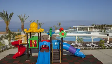 King Evelthon Beach