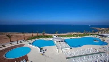 King Evelthon Beach