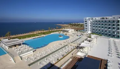 King Evelthon Beach