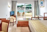 Kipriotis Maris Suites