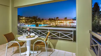 Kipriotis Maris Suites