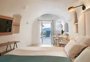 Kirini Suites & Spa