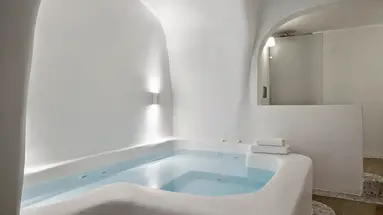 Kirini Suites & Spa