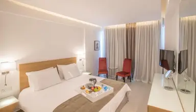 Kokkinos Boutique