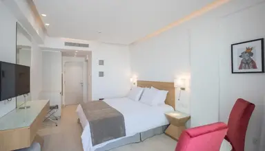 Kokkinos Boutique