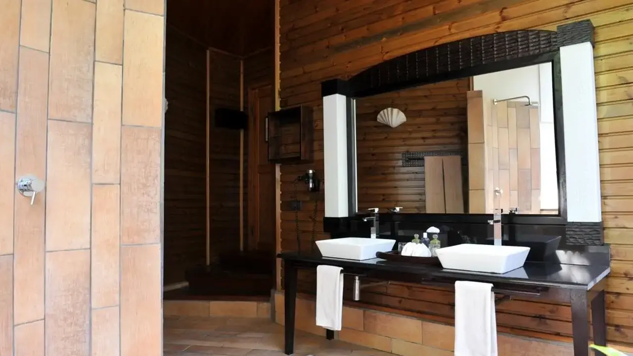 Komandoo Island Resort