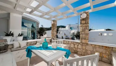 Kouros Home