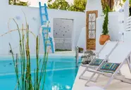 Kouros Home