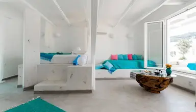 Kouros Home