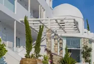 Kouros Home