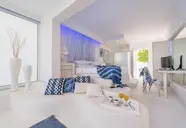 Kouros Home