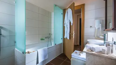 Koutrakis Suites
