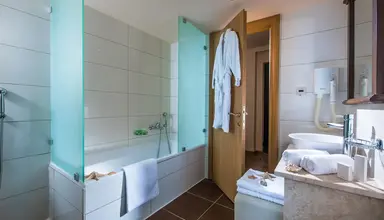 Koutrakis Suites