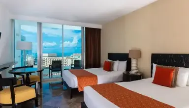 Krystal Grand Cancun