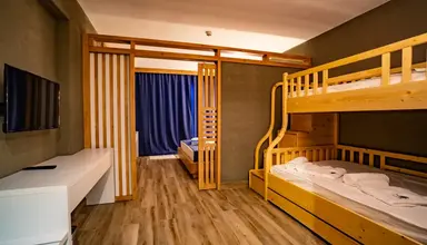 L Hotel
