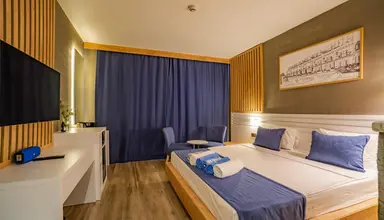 L Hotel