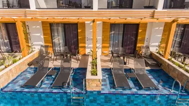 L Hotel