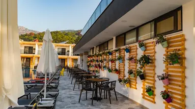 L Hotel