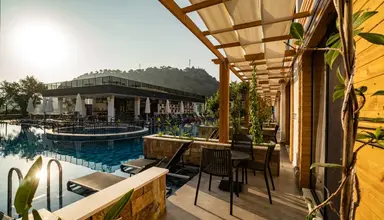 L Hotel