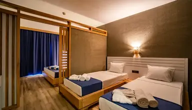 L Hotel