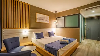 L Hotel