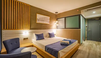 L Hotel