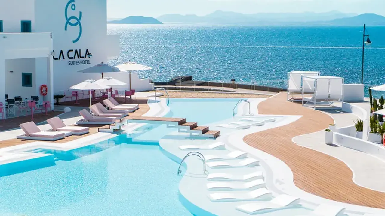 La Cala Suites