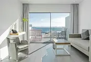La Cala Suites