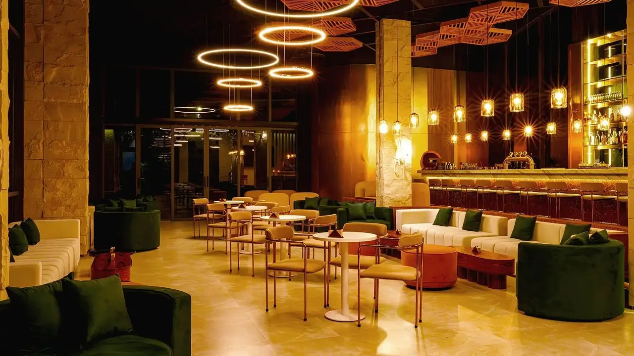 La Green Hotel & Residence