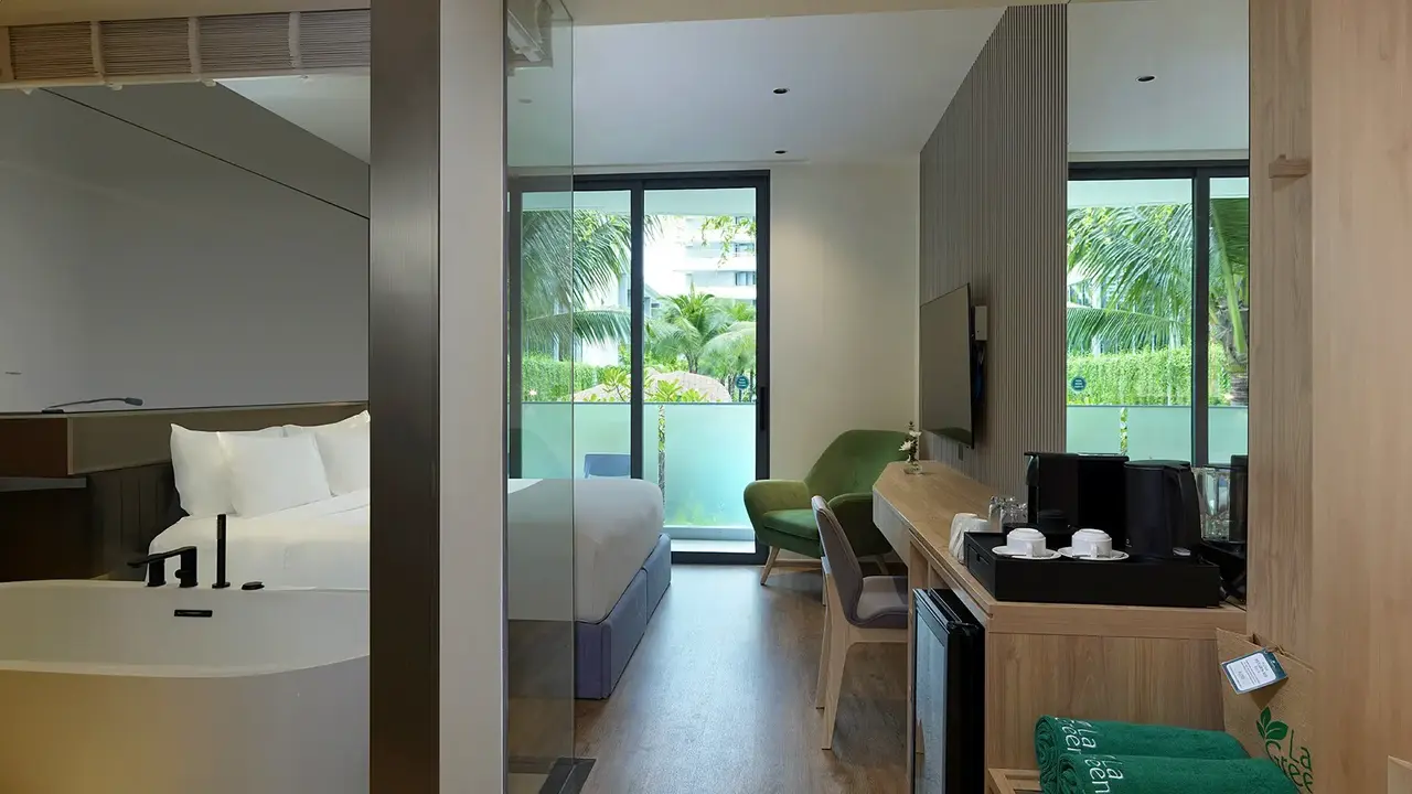 La Green Hotel & Residence