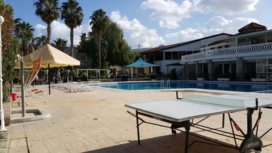 LA Hotel & Resort